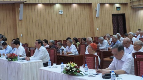 Party secretariat meets with retired senior leaders in the south - ảnh 1